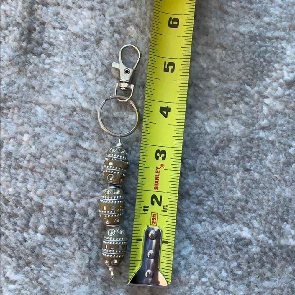 Handmade beaded keychain - Picture 8 of 8